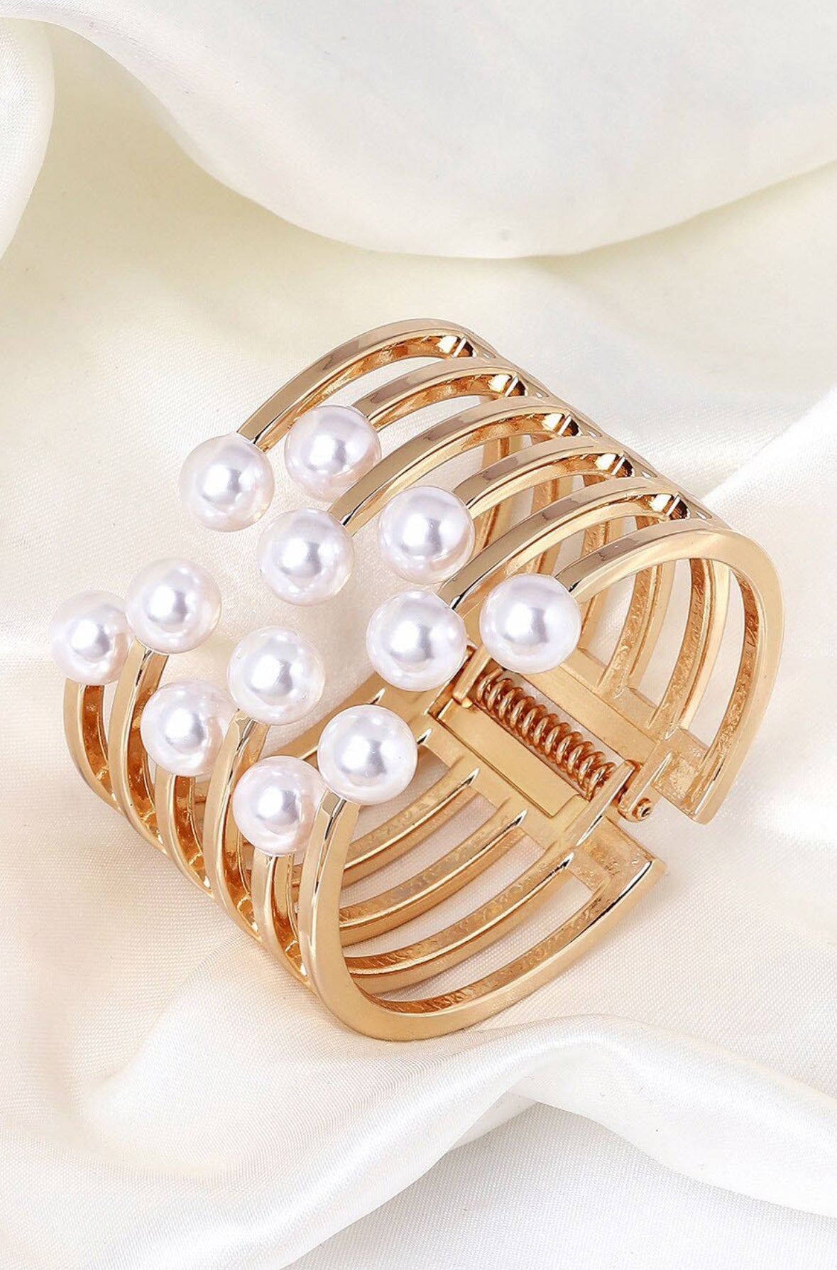 Anti-Tarnish 18K Gold Plated Pearl Hand Cuff Bracelet