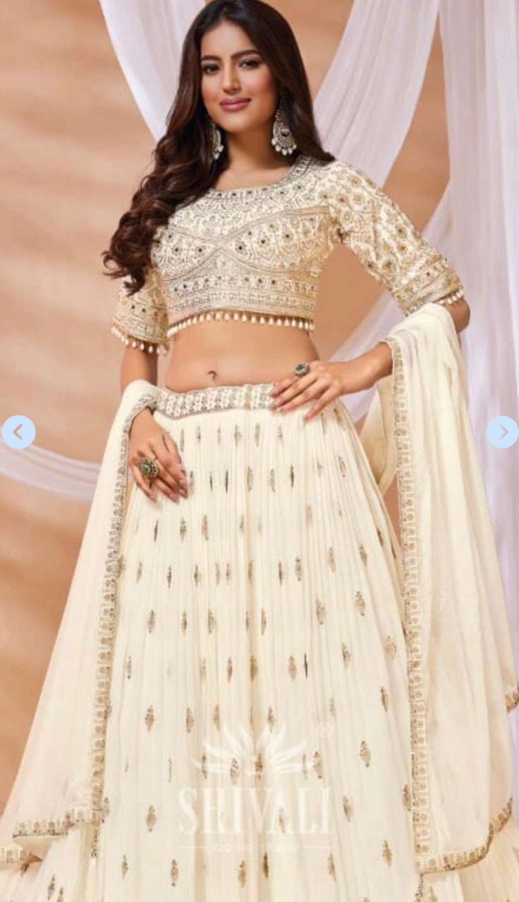 Off-White Zari Embroidered Choli With Lehenga