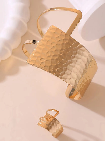 Anti-Tarnish 18K Gold Plated Geometric Hammered Hand Cuff Bracelet With Ring