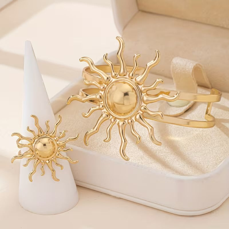 Anti-Tarnish 18K Gold Plated Sun Burst Hand Cuff Bracelet With Ring