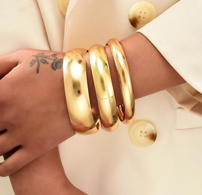 Anti-Tarnish 18K Gold Plated Oversized Set of 3 Bangles