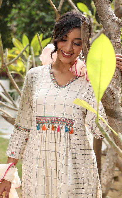 Off White Embroidered Cotton Kurta Pant Set