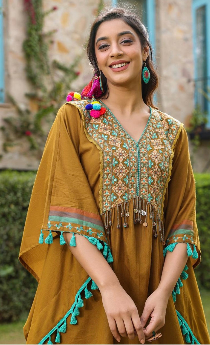 Kaftan Style Embroidered Suit With Matching Purse