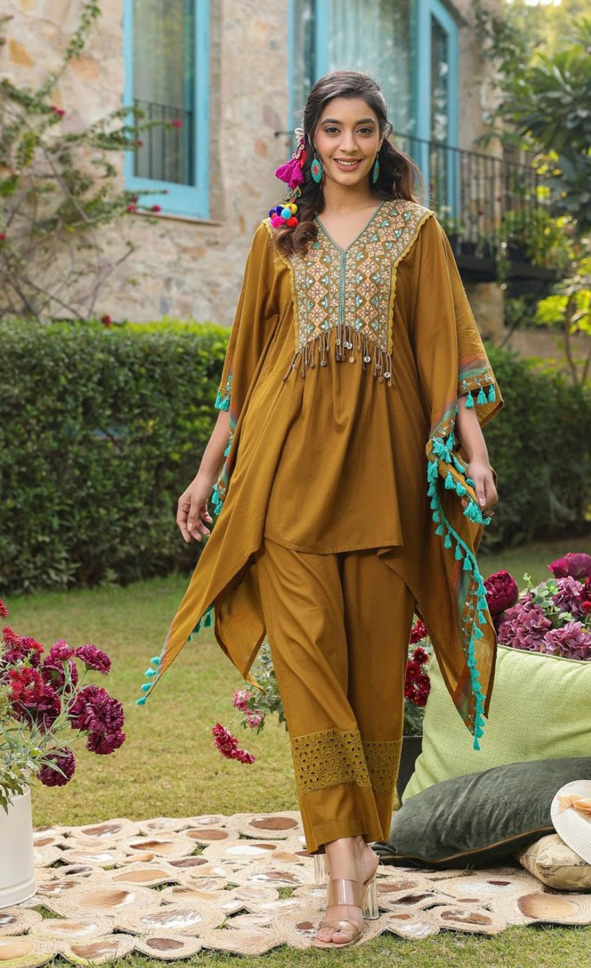 Kaftan Style Embroidered Suit With Matching Purse